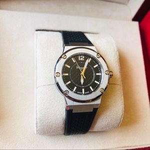 Salvatore Ferragamo watch very new, full option